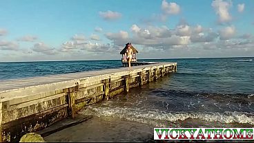 Bikini MILF Vicky Vette Pleasing Her Meaty Pussy After Beach Day!