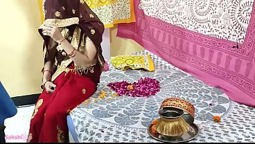 Karvachauth Special Chudai Sex Video her Husband ne lund ka pani pilake sharing bed fuck with Full Hindi Viral Video, hindi dirty talking
